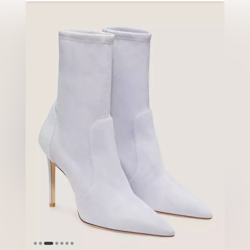STUART WEITZMAN 100 STRETCH BOOTIE size 9 “ Brand new in box”